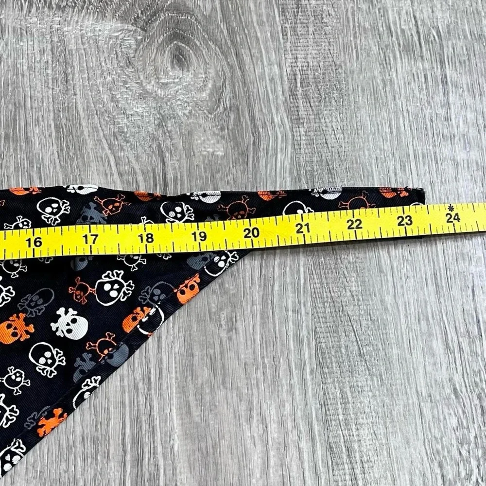 Petco Medium Large Black Orange White Skulls Halloween Dog Scarf Bandana